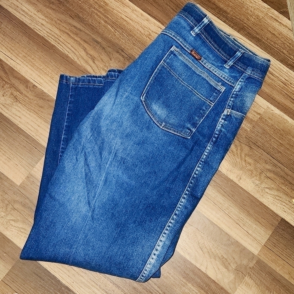 WRANGLER Mens 42x30 Distressed Pockets.